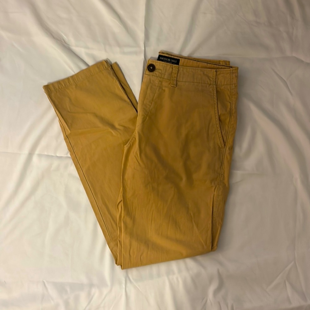 American Eagle Slim Straight Khaki